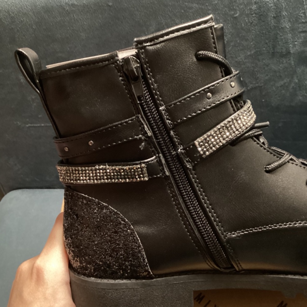 Girls Black Boots - Picture 8 of 16